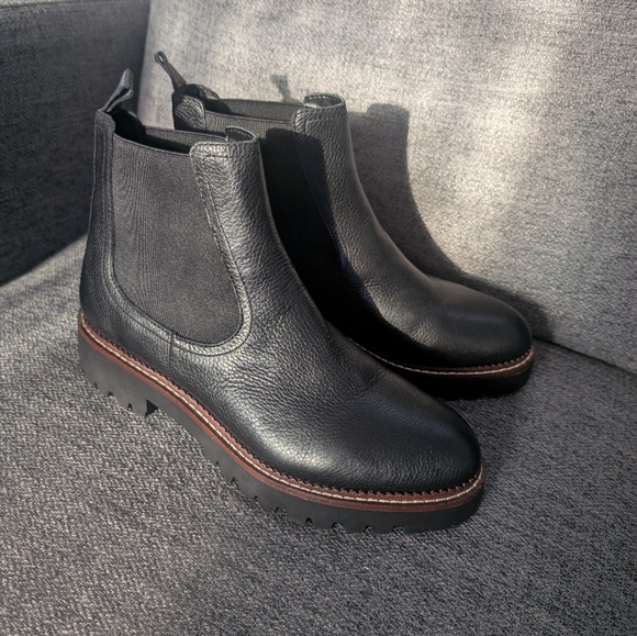 Caslon Miller Water Resistant Lug Chelsea Boot - Picture 11 of 11